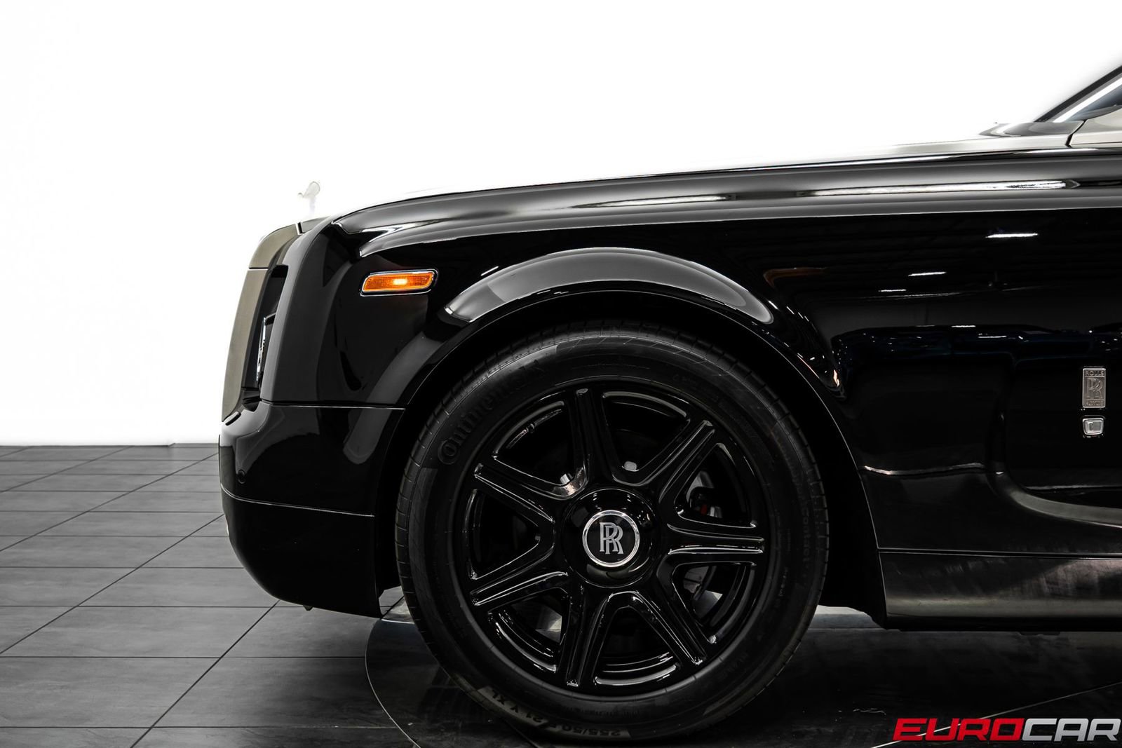 Used 2010 Rolls-Royce Phantom Coupe image 13