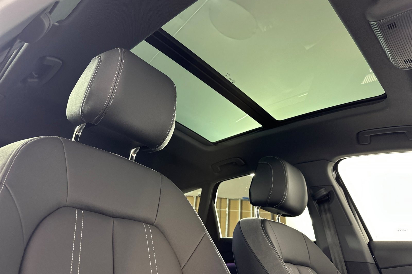 Used 2025 Audi Q4 e-tron Premium Plus image 16