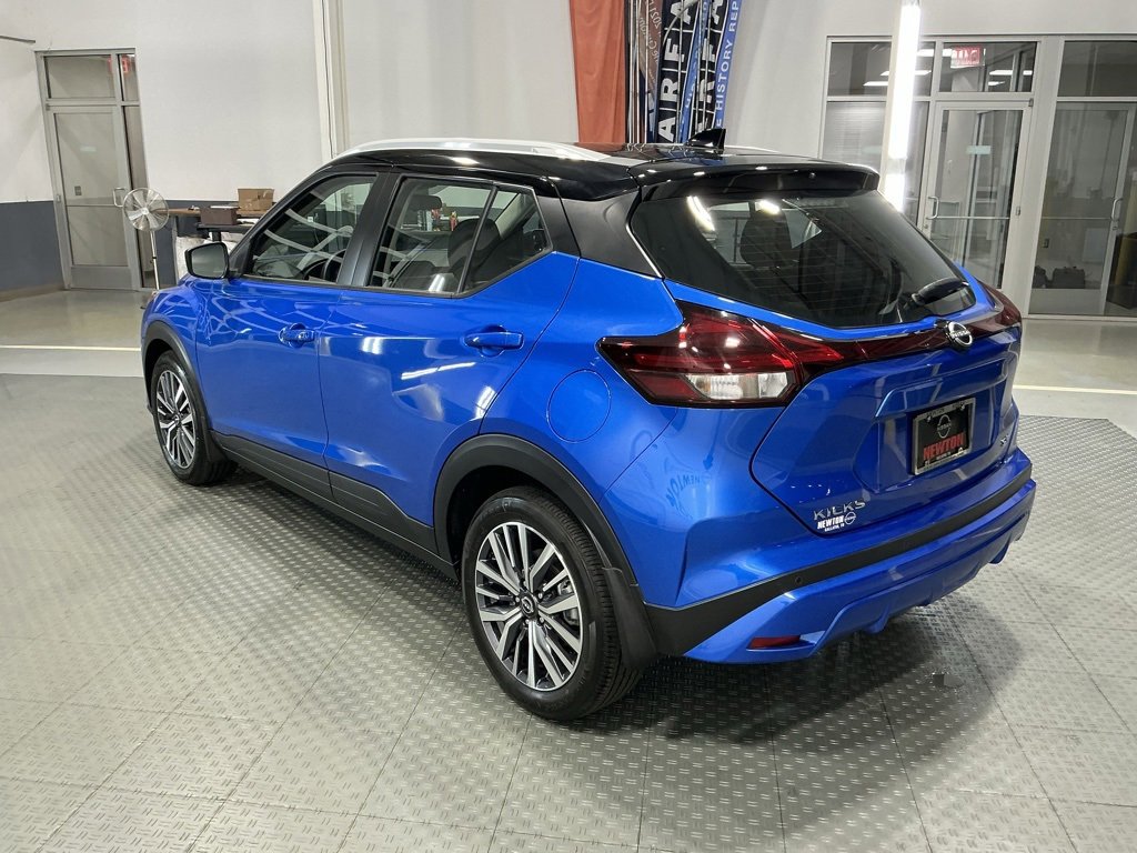 Used 2023 Nissan Kicks SV image 32
