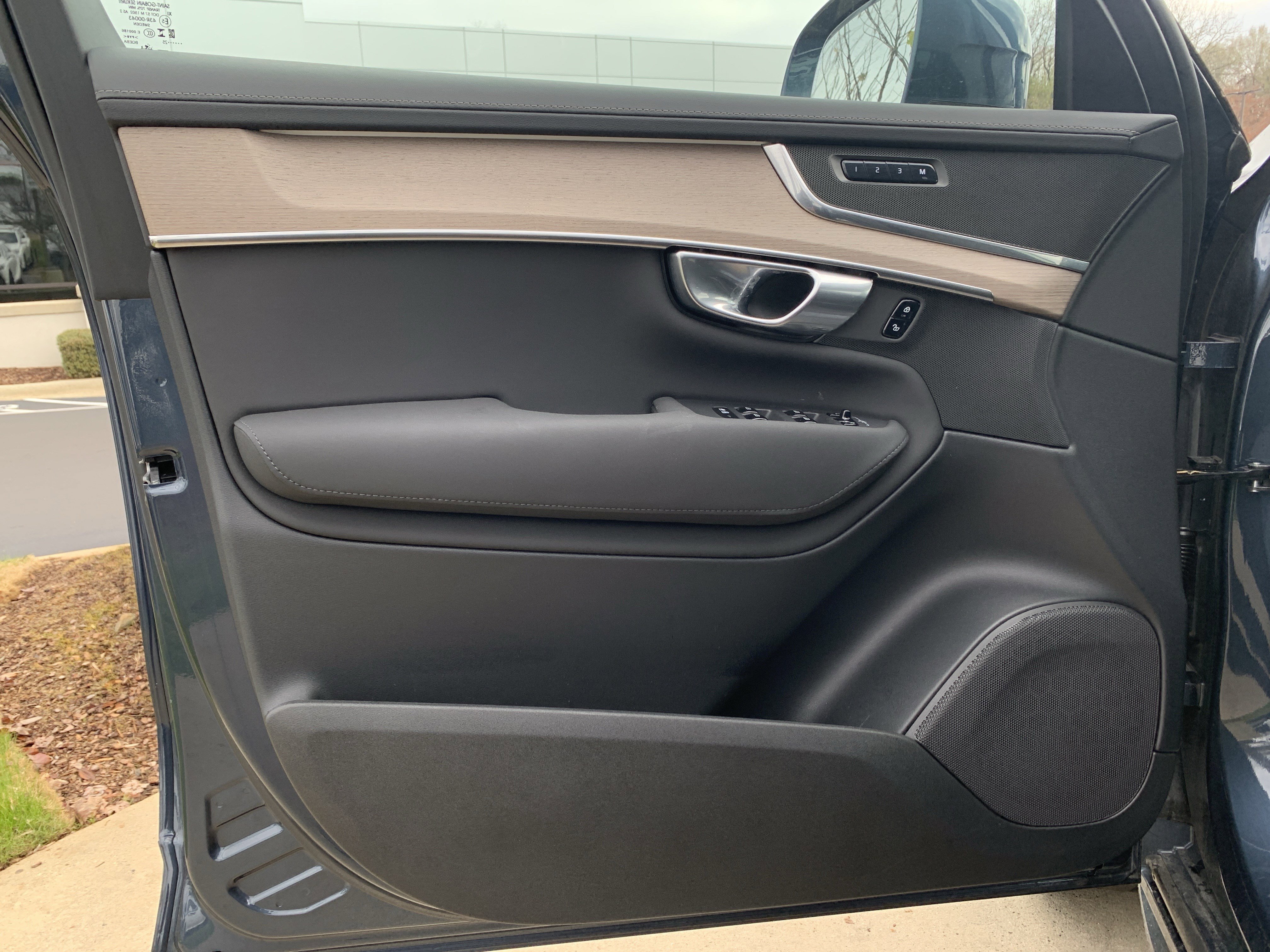 Used 2025 Volvo XC90 B6 Plus image 14