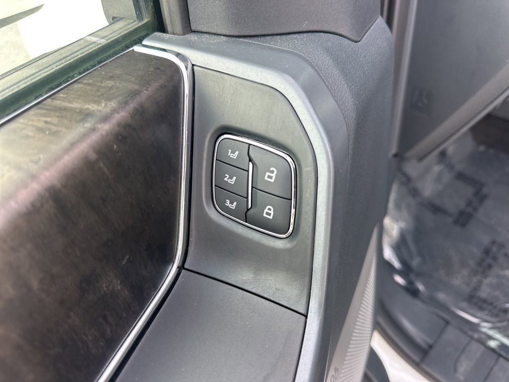 Used 2022 Ford F150 Lightning Lariat w/ Equipment Group 511A High image 11