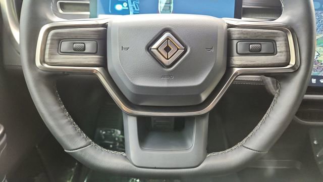 Used 2025 Rivian R1S Adventure image 45