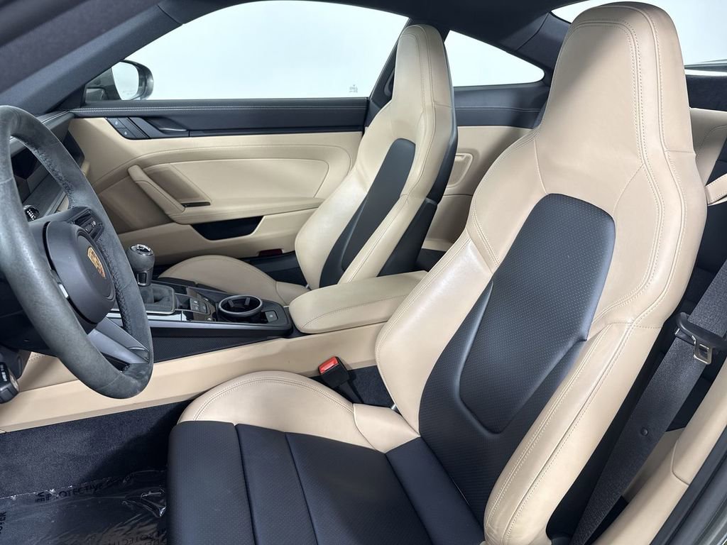 Certified 2024 Porsche 911 Carrera GTS RWD image 5