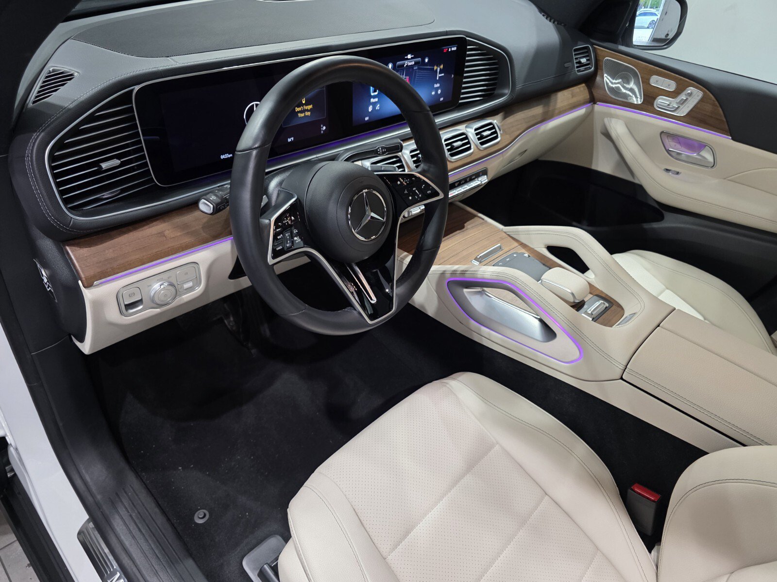 Used 2025 Mercedes-Benz GLS 450 4MATIC image 7