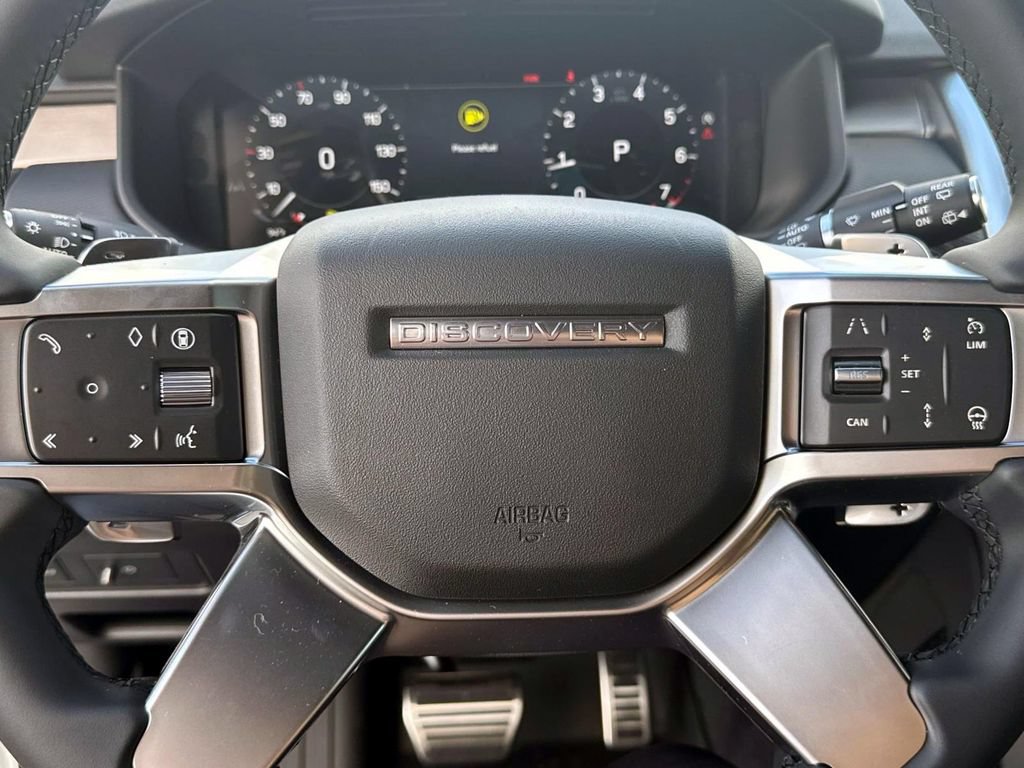 Used 2025 Land Rover Discovery Dynamic SE AWD/4WD image 28