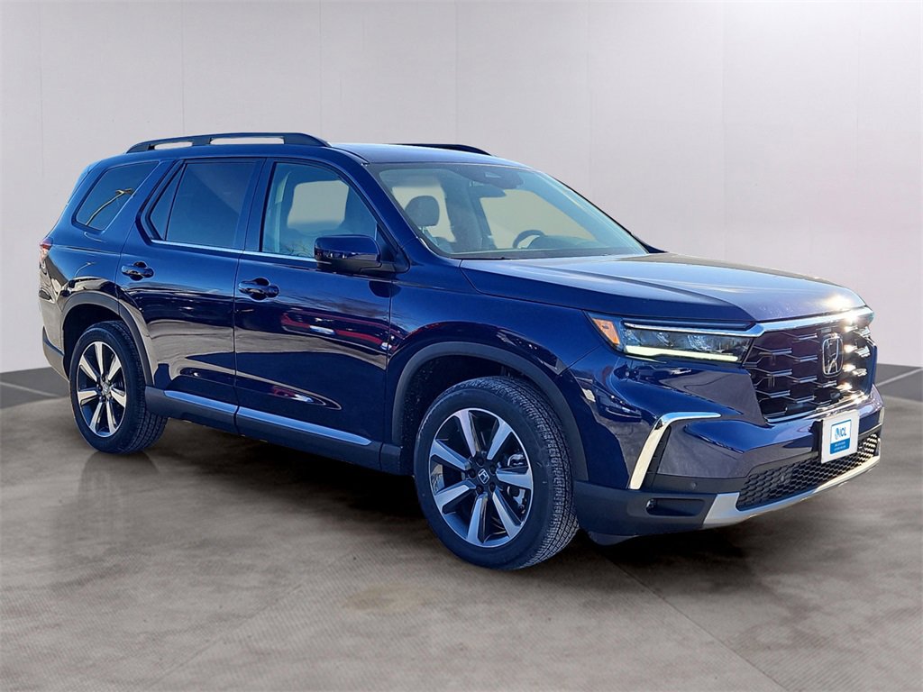 New 2025 Honda Pilot Touring image 2