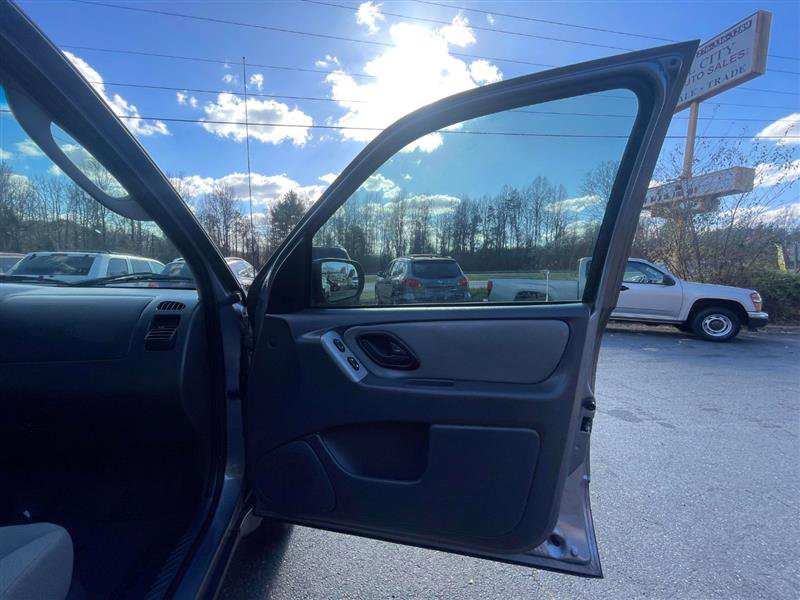 Used 2007 Ford Escape XLT image 13