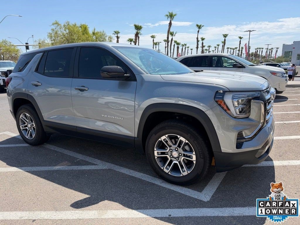Used 2026 GMC Terrain Elevation FWD image 2