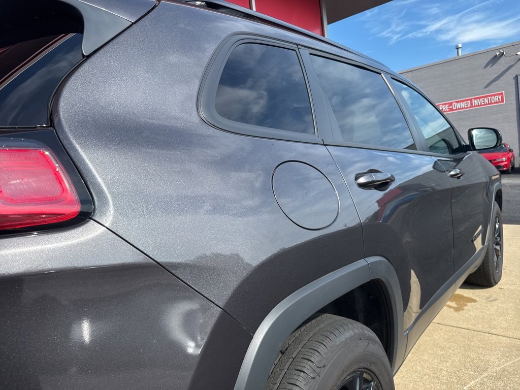 Used 2023 Jeep Cherokee Altitude Lux image 6