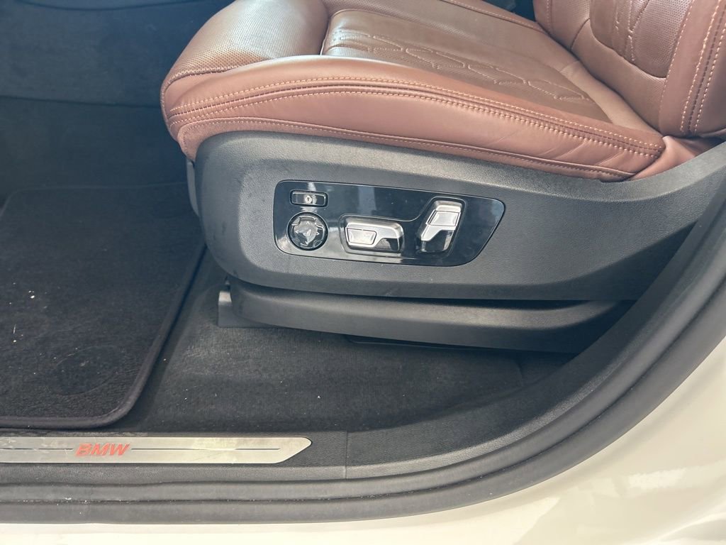 Used 2025 BMW X5 xDrive50e image 53