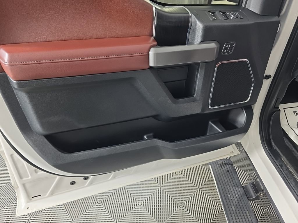Used 2019 Ford F150 Platinum w/ Max Trailer Tow Package image 13