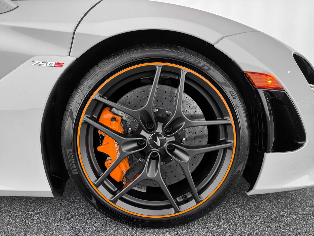 Used 2024 McLaren 750S image 34
