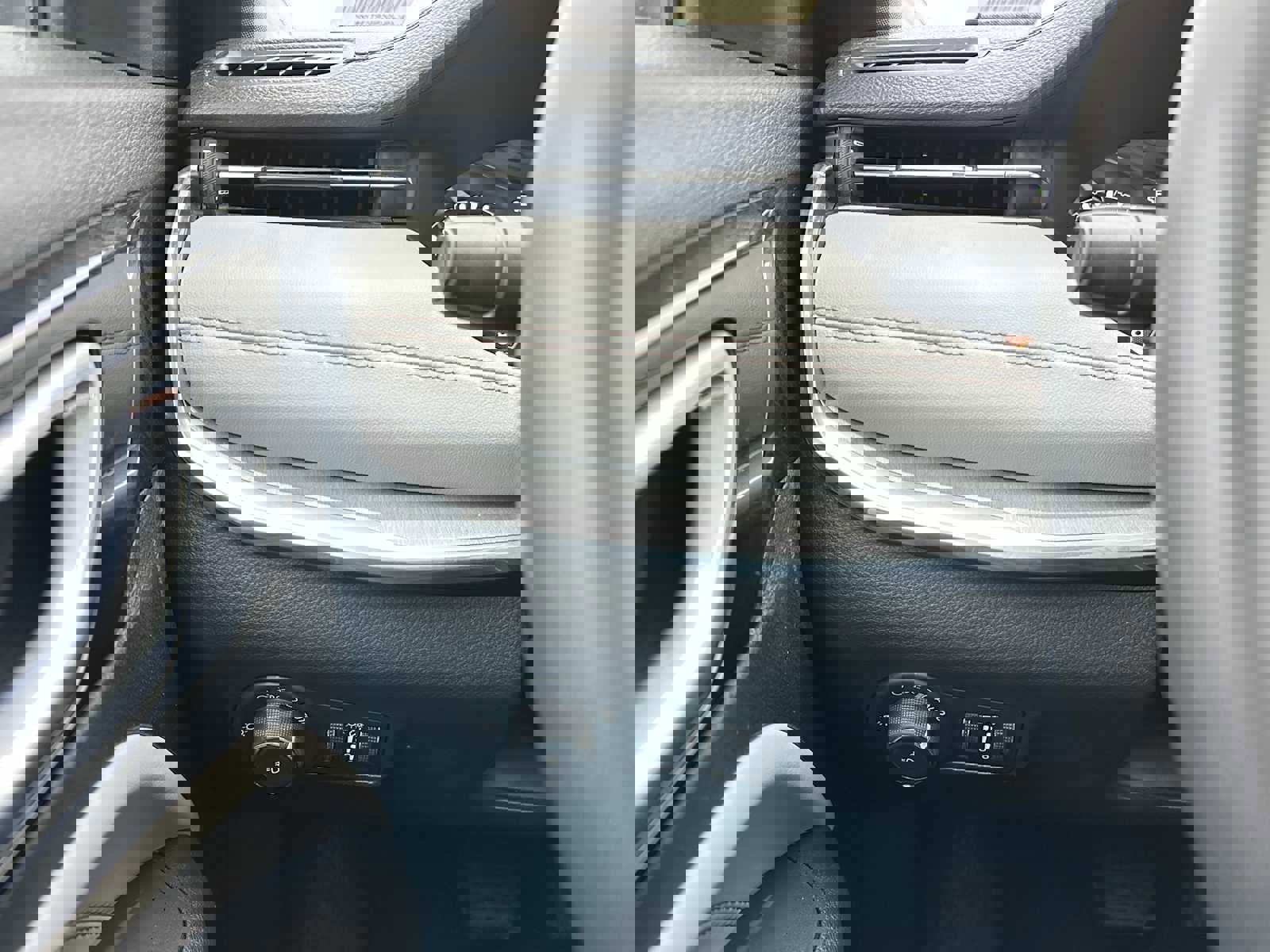 Used 2024 Jeep Compass Limited image 30