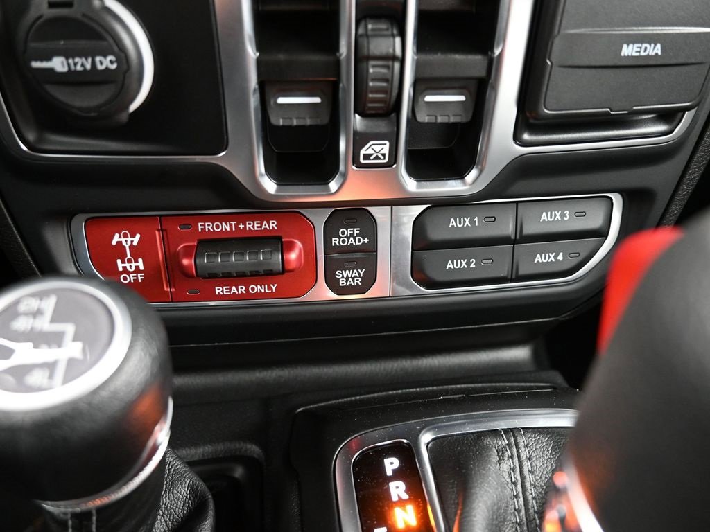 New 2025 Jeep Wrangler Unlimited Rubicon w/ Technology Group image 28