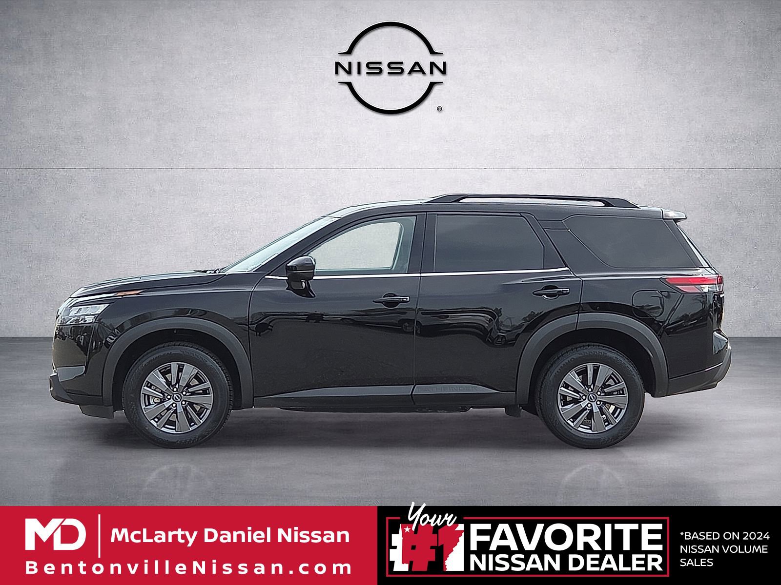 Used 2025 Nissan Pathfinder SV AWD/4WD image 3