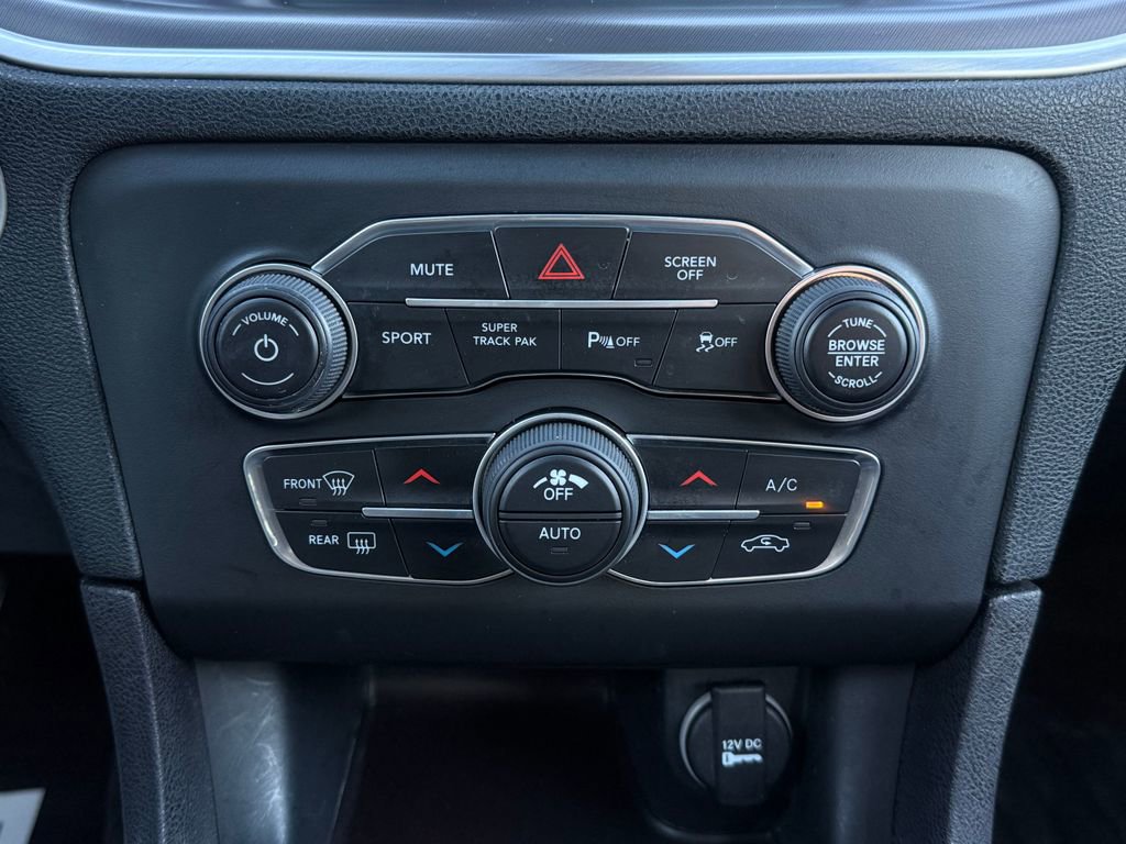 Used 2019 Dodge Charger R/T w/ Blacktop Package image 28