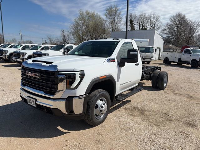 New 2026 GMC Sierra 3500 Pro w/ Convenience Package image 2