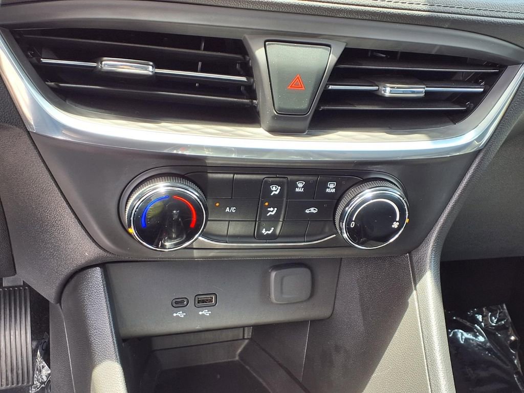 Used 2024 Buick Encore GX Preferred FWD image 23