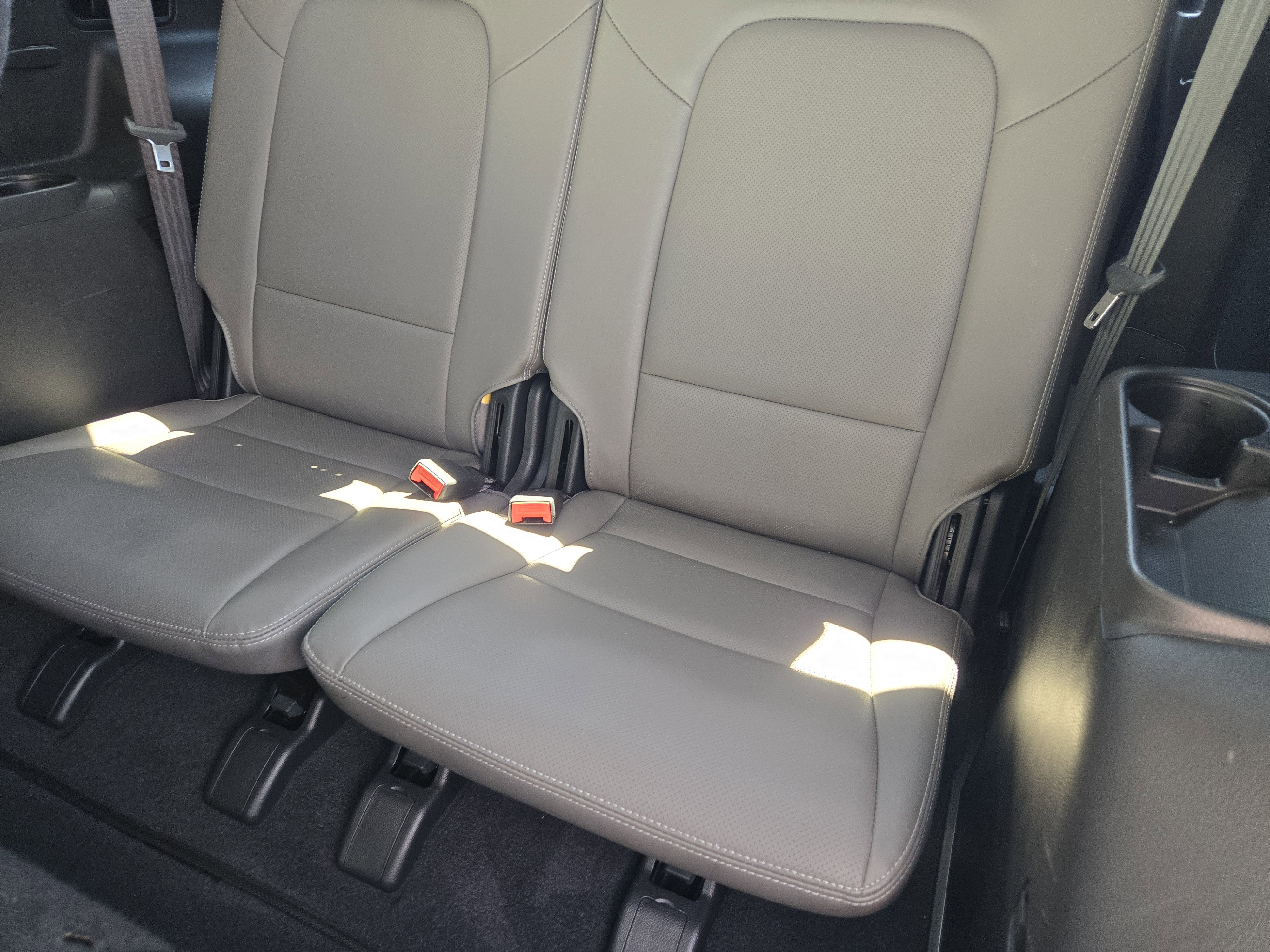 Used 2016 Hyundai Santa Fe SE w/ Option Group 02 image 31