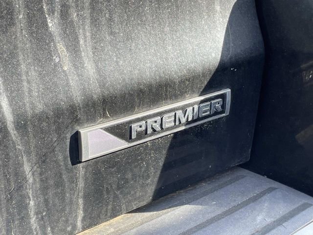 Used 2018 Chevrolet Suburban Premier image 11
