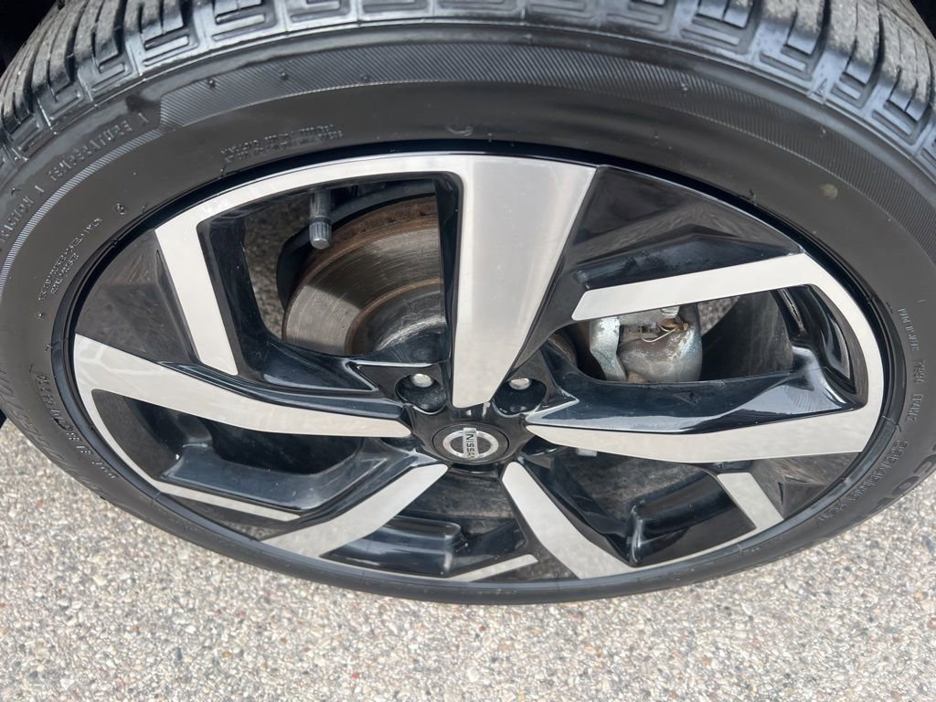 Certified 2022 Nissan Rogue Sport SL image 40