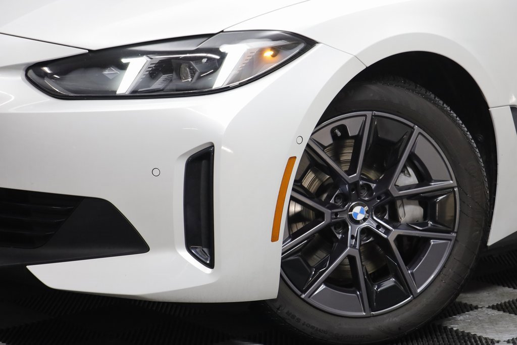 Used 2025 BMW i4 xDrive40i image 3