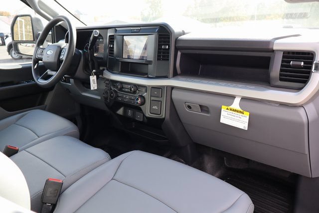 New 2026 Ford F550 4x4 Supercab Super Duty image 31