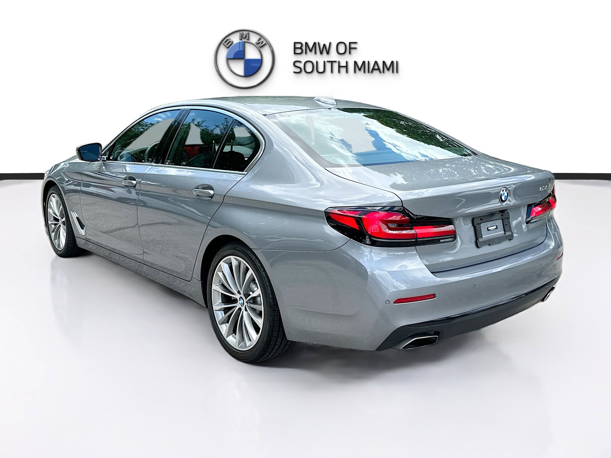 Certified 2023 BMW 530i w/ Premium Package RWD image 5