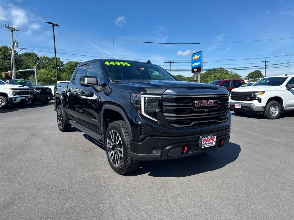 Used 2022 GMC Sierra 1500 AT4 w/ AT4 Premium Package AWD/4WD image 2