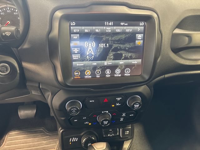 Used 2023 Jeep Renegade Latitude AWD/4WD image 11