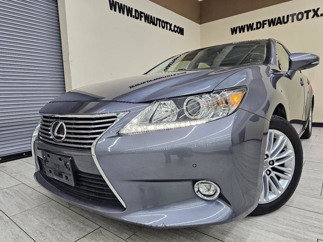 Used 2015 Lexus ES 350 w/ Luxury Package FWD image 1