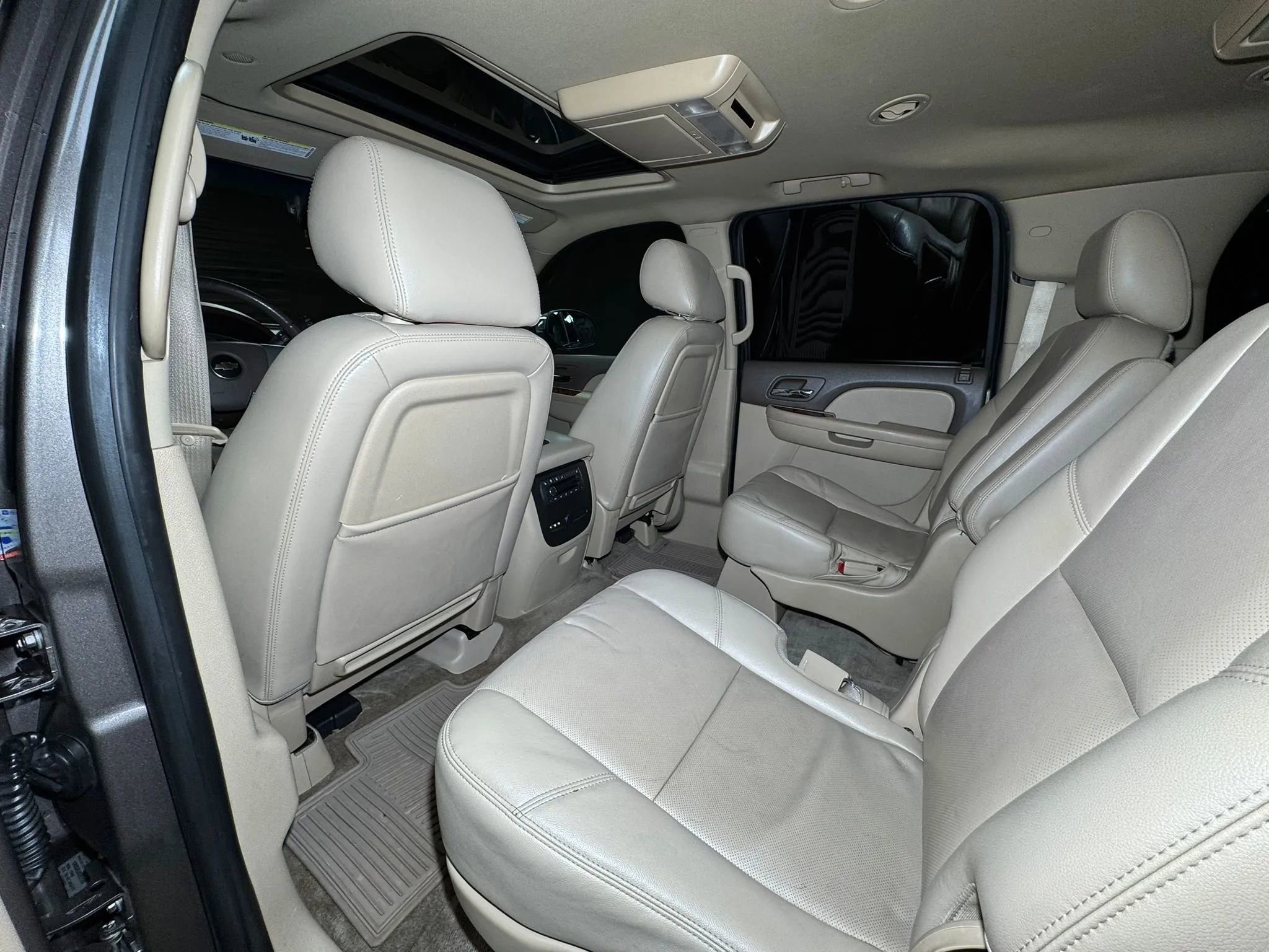 Used 2012 Chevrolet Suburban LTZ image 68