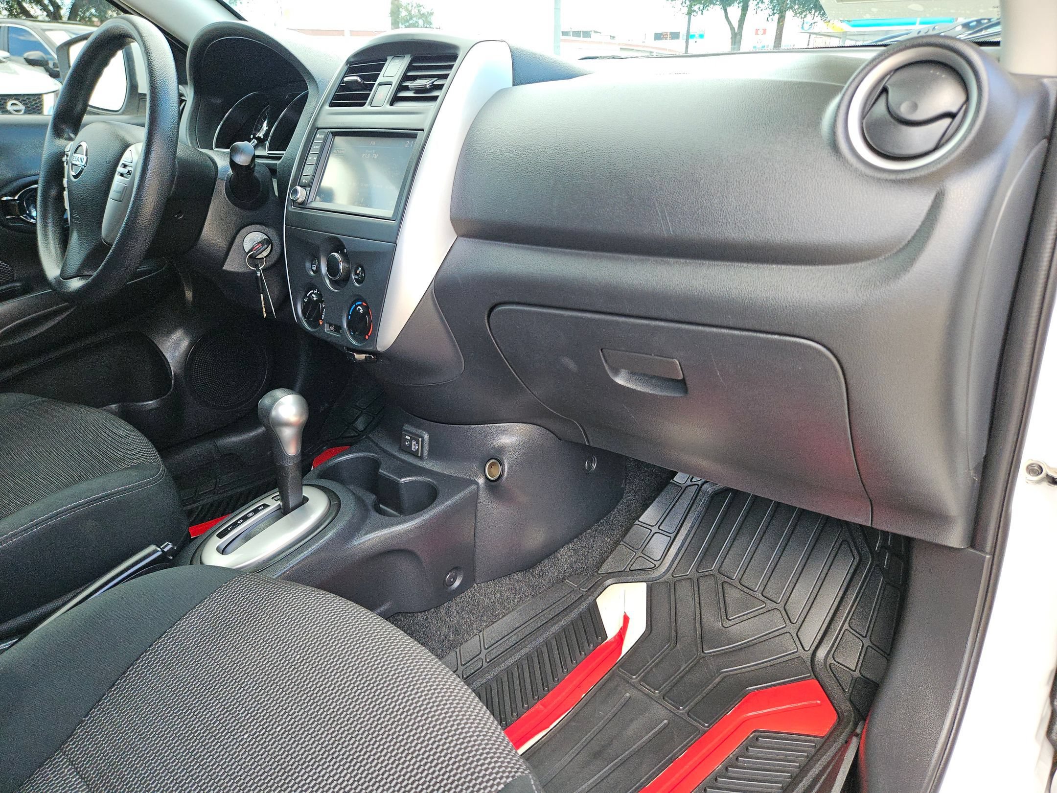 Used 2019 Nissan Versa SV FWD image 29