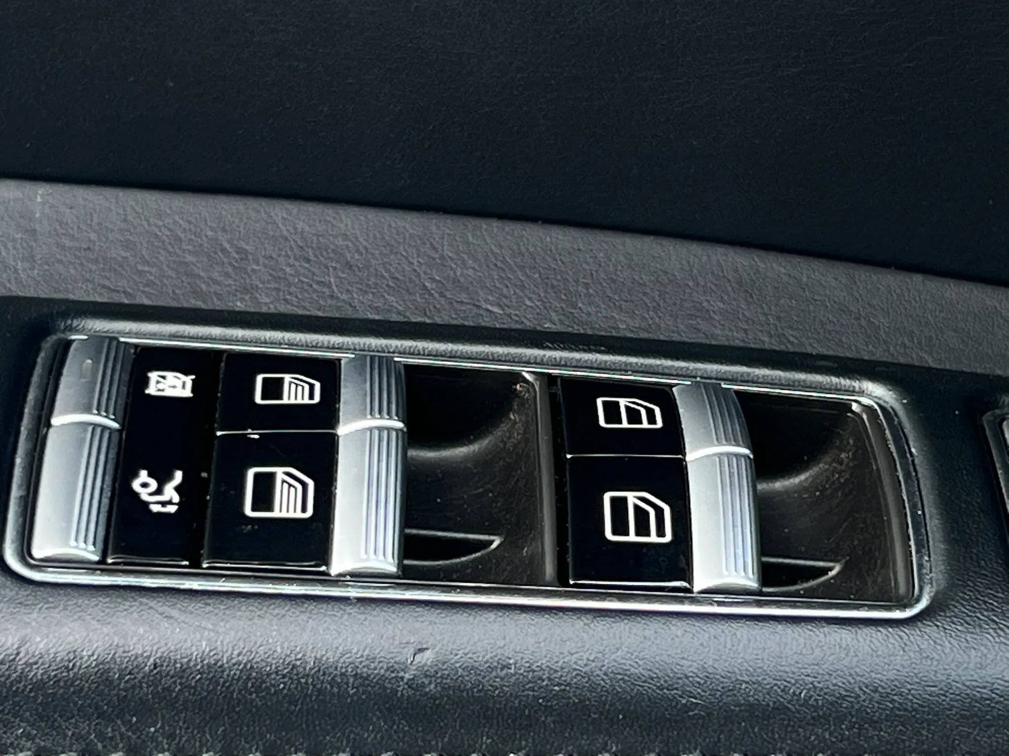 Used 2012 Mercedes-Benz S 63 AMG image 40