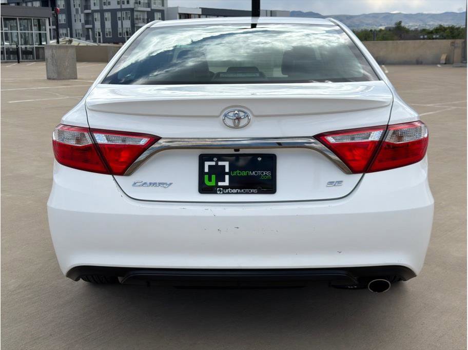 Used 2016 Toyota Camry SE FWD image 9