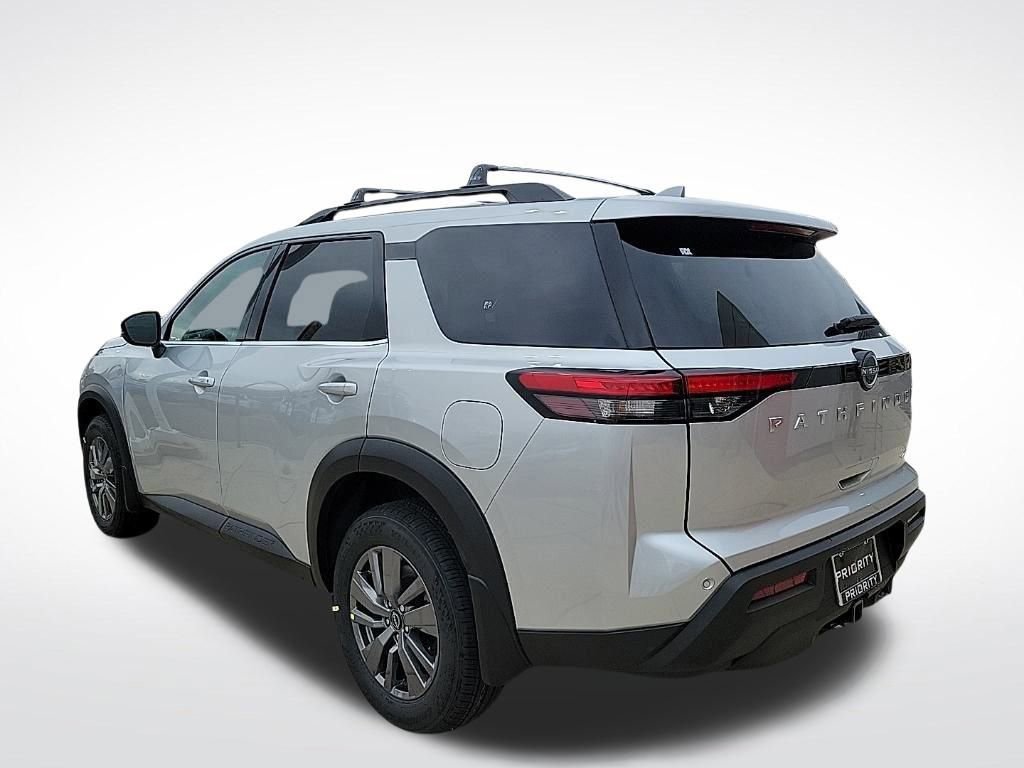 New 2025 Nissan Pathfinder SV image 3