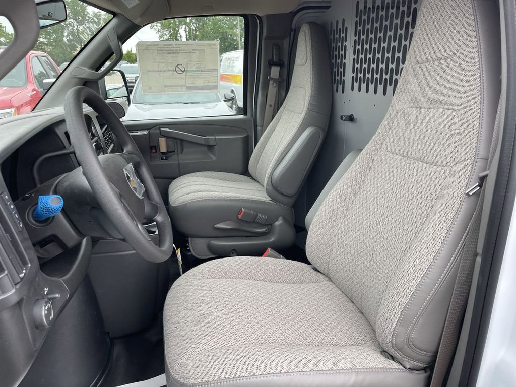 New 2025 Chevrolet Express 2500 w/ Driver Convenience Package image 7