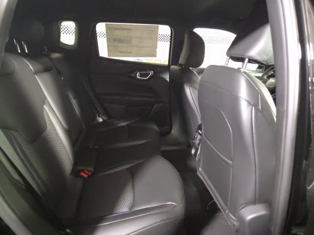 New 2026 Jeep Compass Latitude image 13