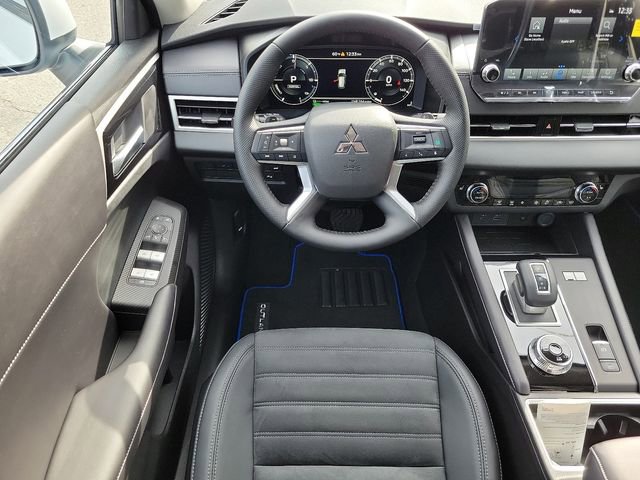 New 2025 Mitsubishi Outlander SE image 7