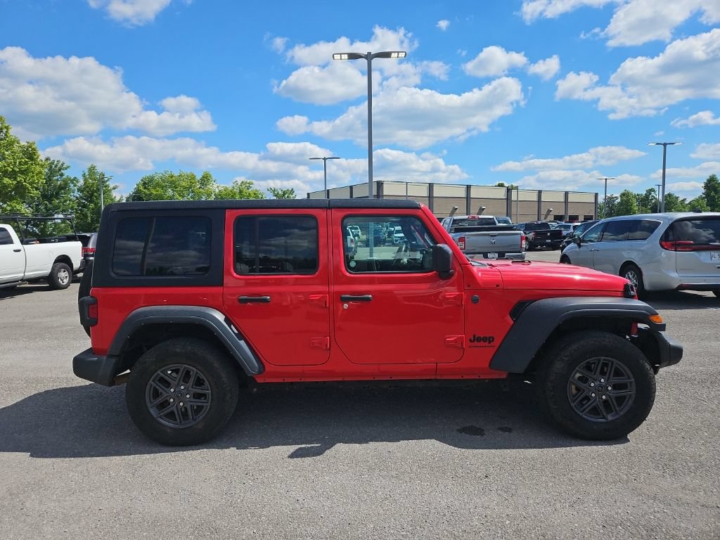 Used 2024 Jeep Wrangler Unlimited Sport AWD/4WD image 8