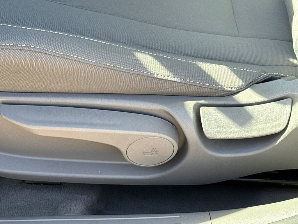 Certified 2025 Hyundai Elantra Sport image 19