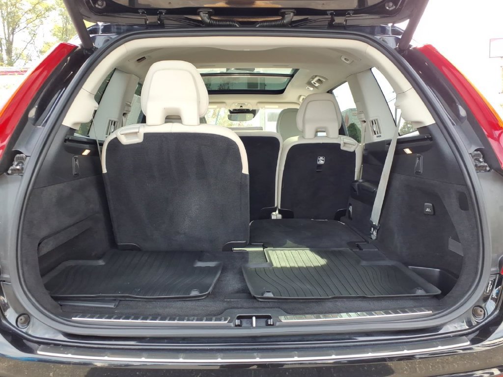 Used 2019 Volvo XC90 T5 Momentum w/ Multimedia Package AWD/4WD image 20