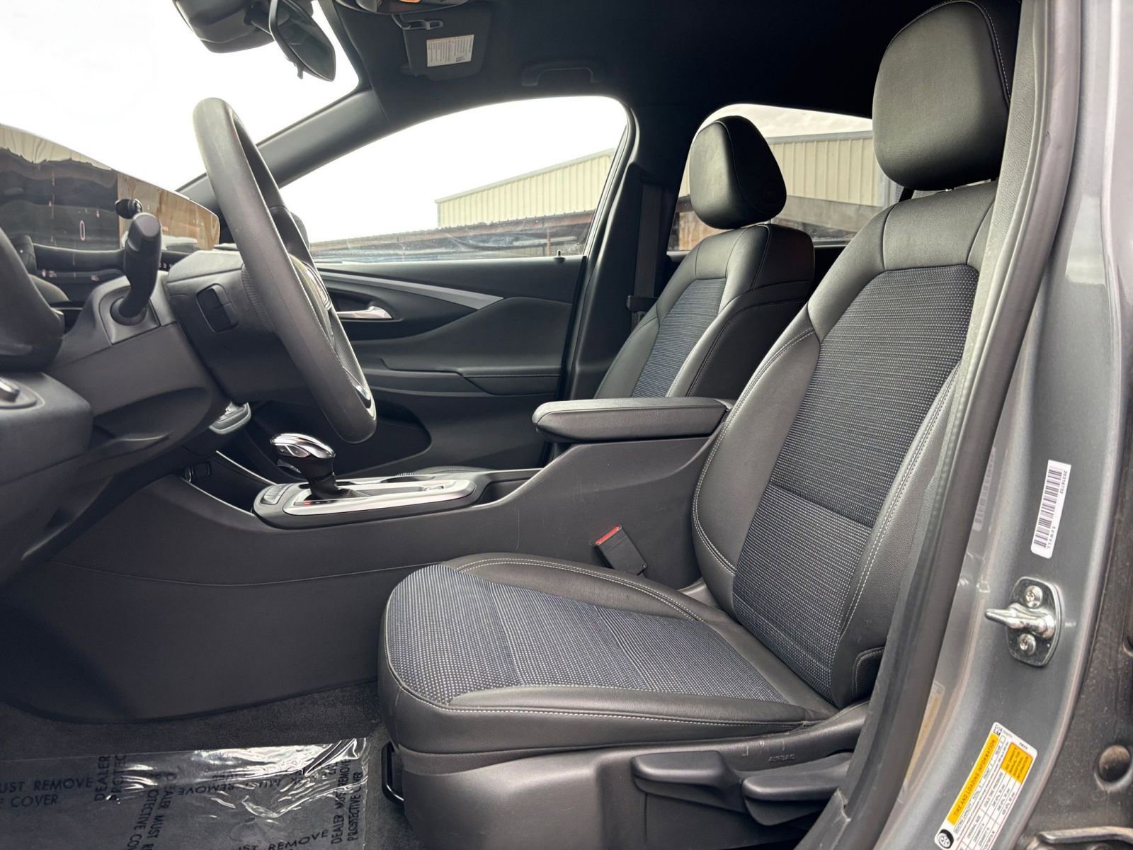 Used 2025 Buick Envista Preferred image 24