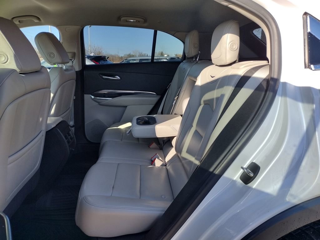 Used 2019 Cadillac XT4 Luxury AWD/4WD image 7