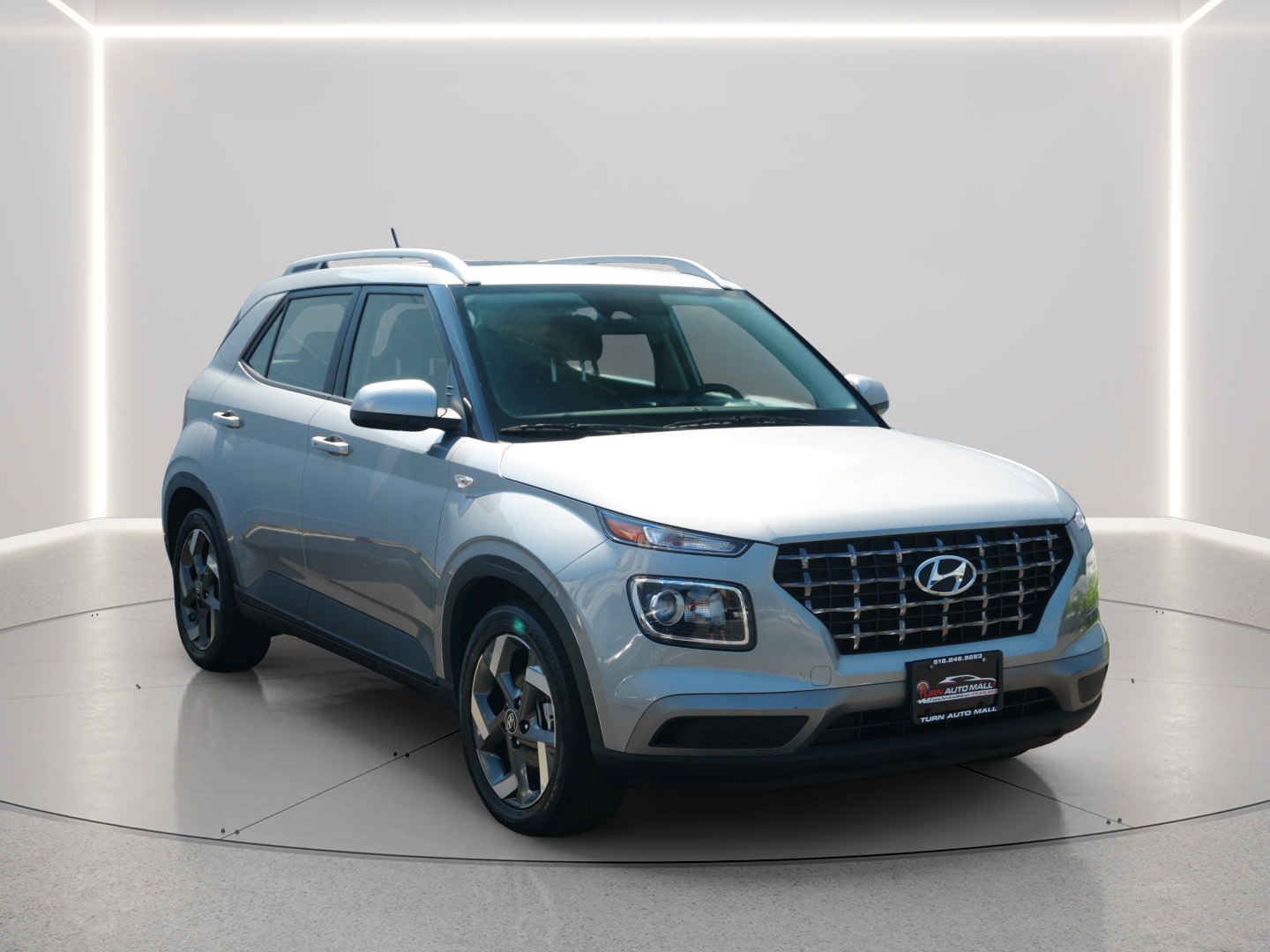 Used 2025 Hyundai Venue SEL FWD image 7