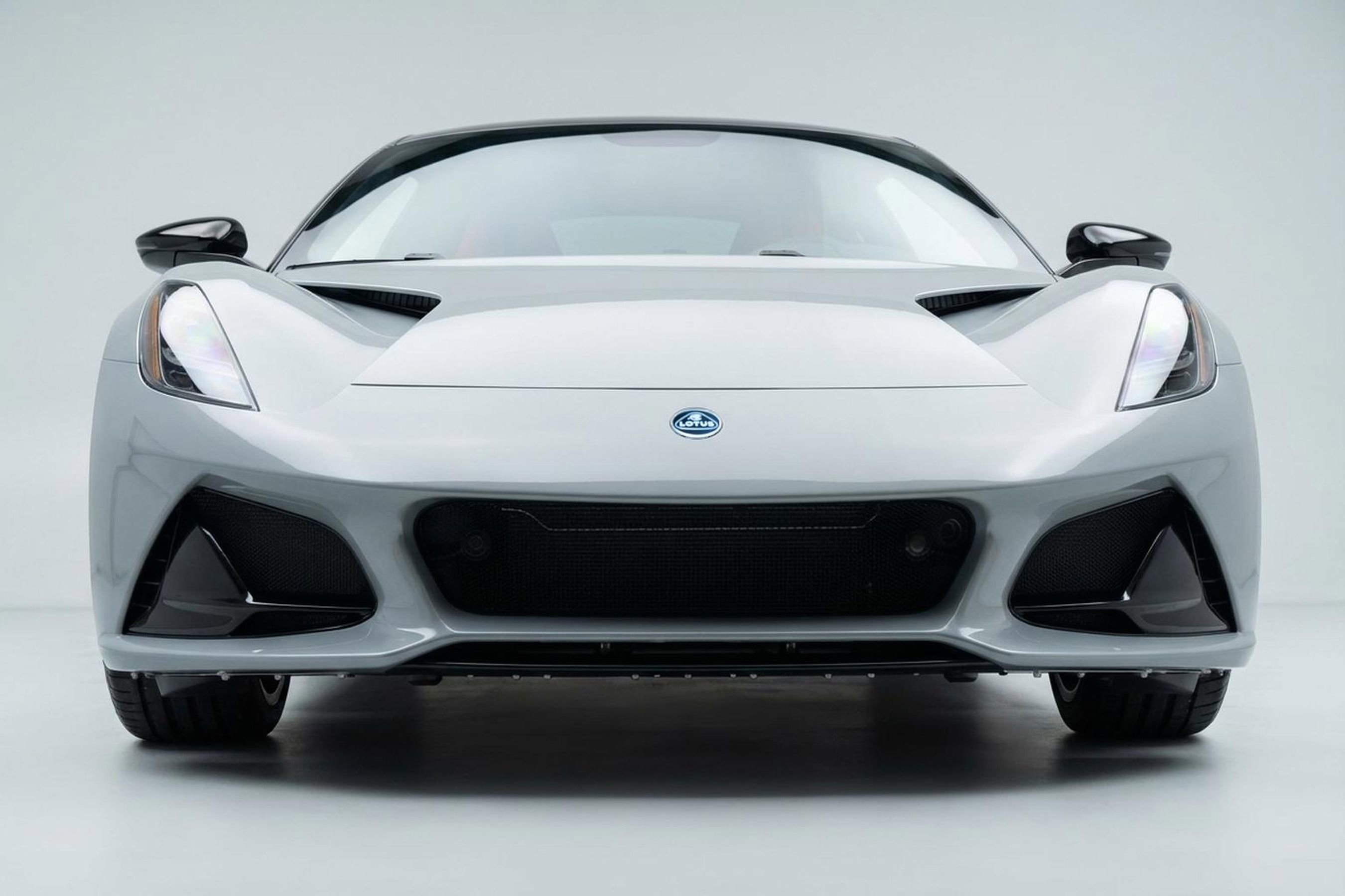 Used 2025 Lotus Emira image 9