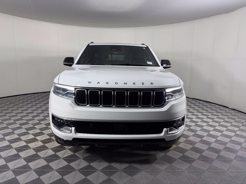 Used 2023 Jeep Wagoneer 4WD w/ Premium Group I image 2