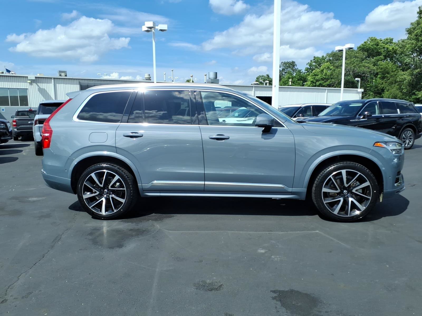 Used 2023 Volvo XC90 B5 Plus w/ Protection Package Premier AWD/4WD image 8