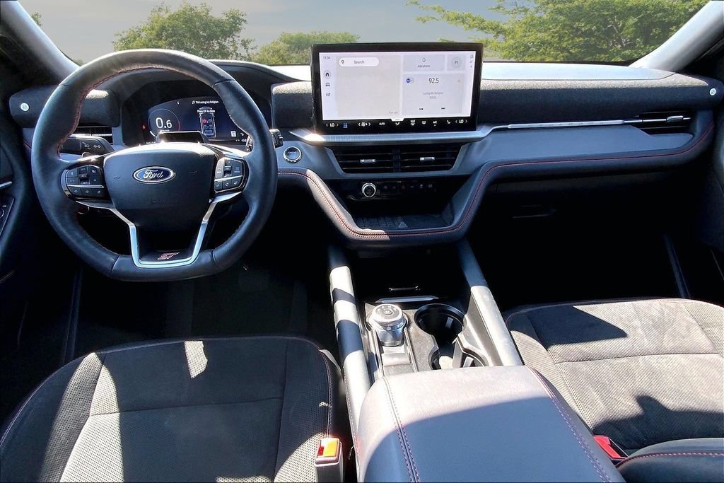 Used 2025 Ford Explorer ST AWD/4WD image 7