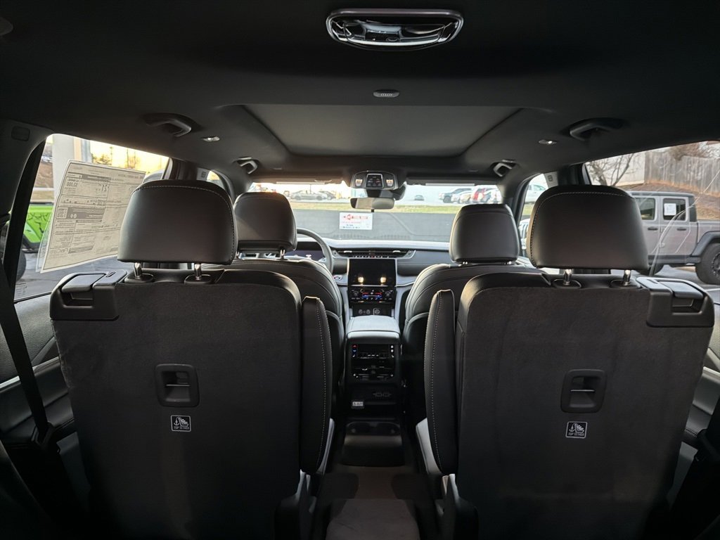 New 2025 Jeep Grand Cherokee L Limited image 12